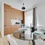 Beautiful Apartment 8 Persons L014