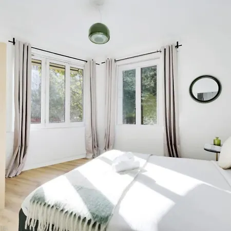 Beautiful 8 Persons L014 Apartment Paris